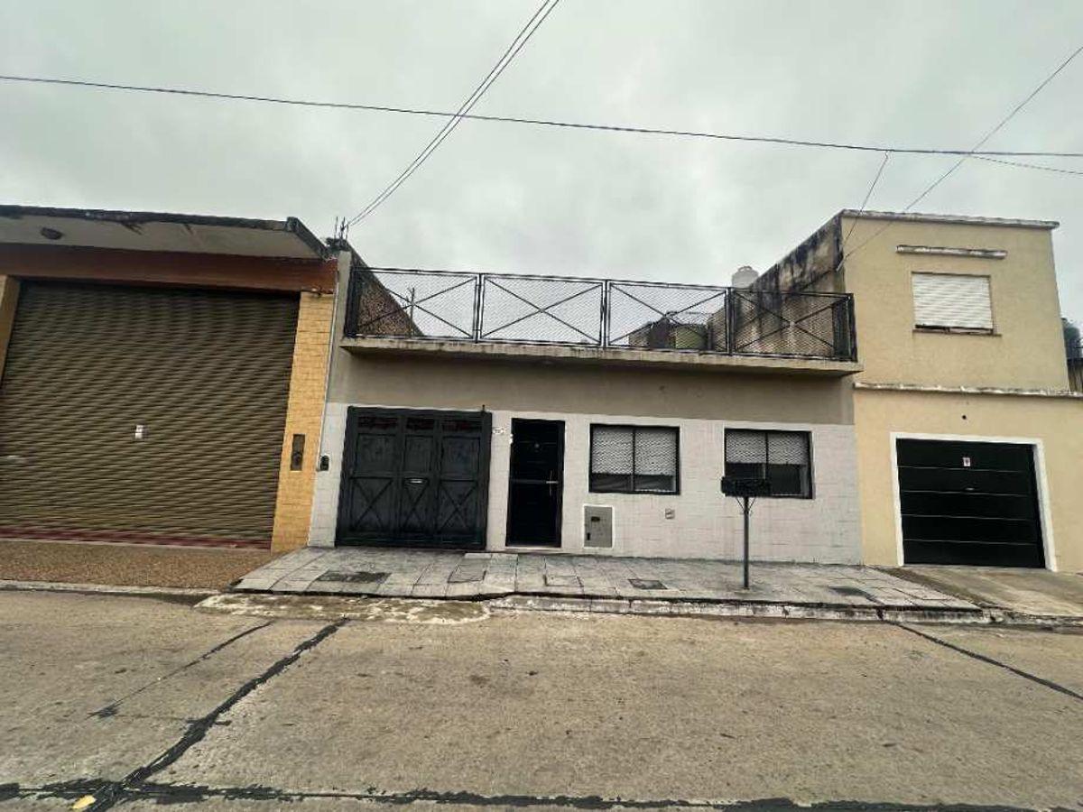 Casa 3 ambientes en Sarandi