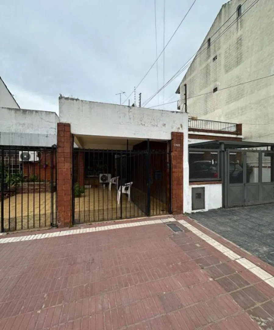 Departamento tipo casa 2 ambientes en Wilde 1