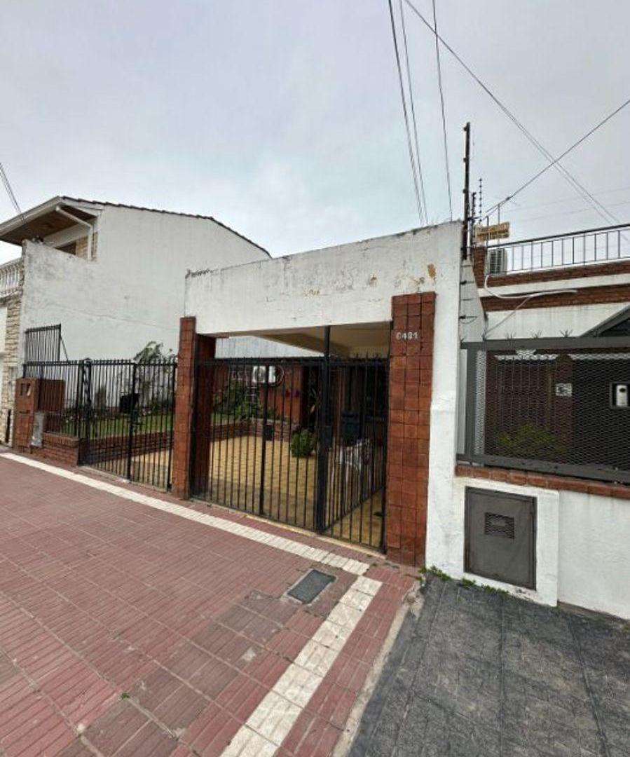 Departamento tipo casa 2 ambientes en Wilde