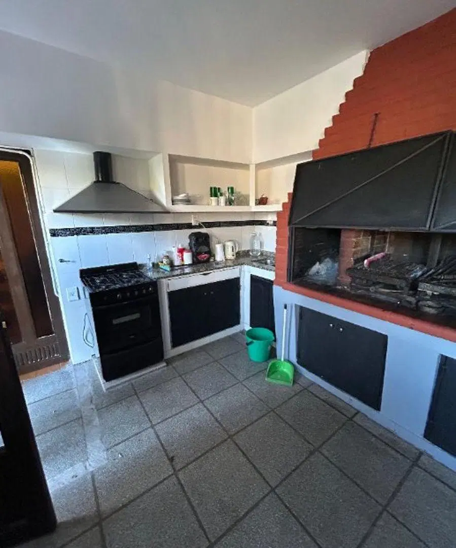 Casa 3 ambientes con garaje y pileta 5