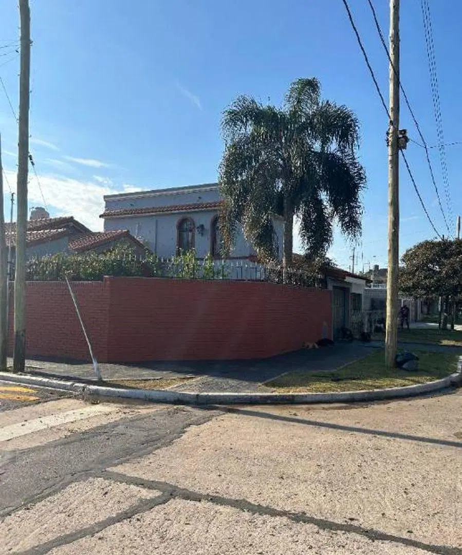 Casa 3 ambientes con garaje y pileta 4