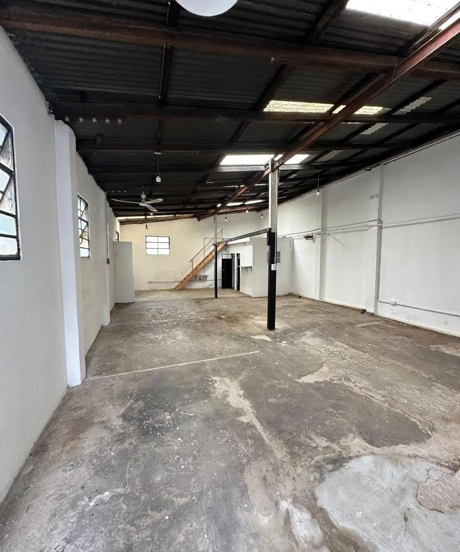 Galpón interno zona Wilde 4