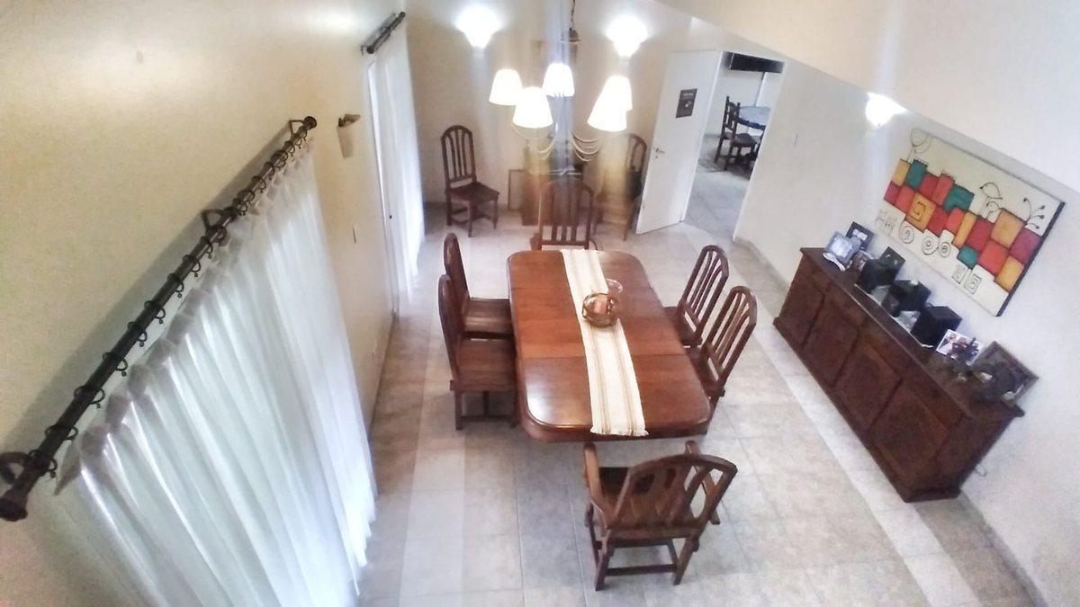 Venta Casa en 2 Plantas 6 Ambientes 2