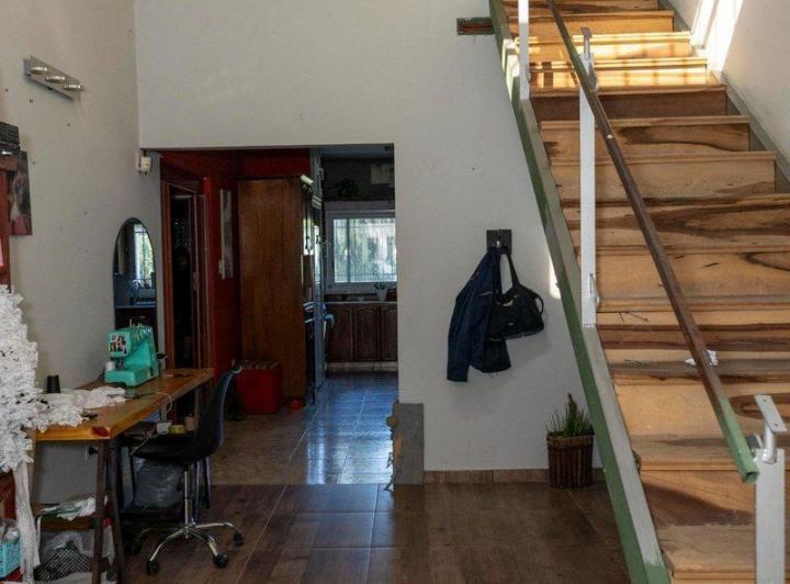 VENTA CASA 5 AMBIENTE PARQUE PILETA QUINCHO MORENO 5