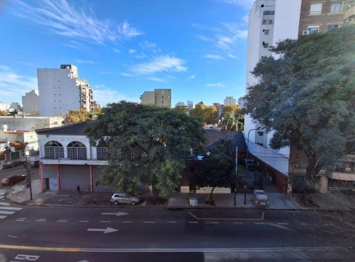 VENTA PARQUE AVELLANEDA 3 AMBIENTES BALCON CORRIDO 4