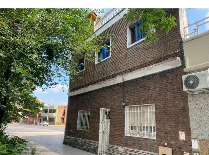 VENTA CASA IDEAL 2 FAMILIAS SALIDA A 2 AVENIDAS 4