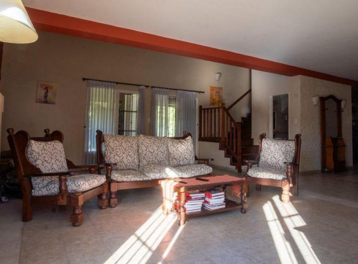 VENTA CASA 6 AMBIENTES PARQUE PISCINA MORENO 4