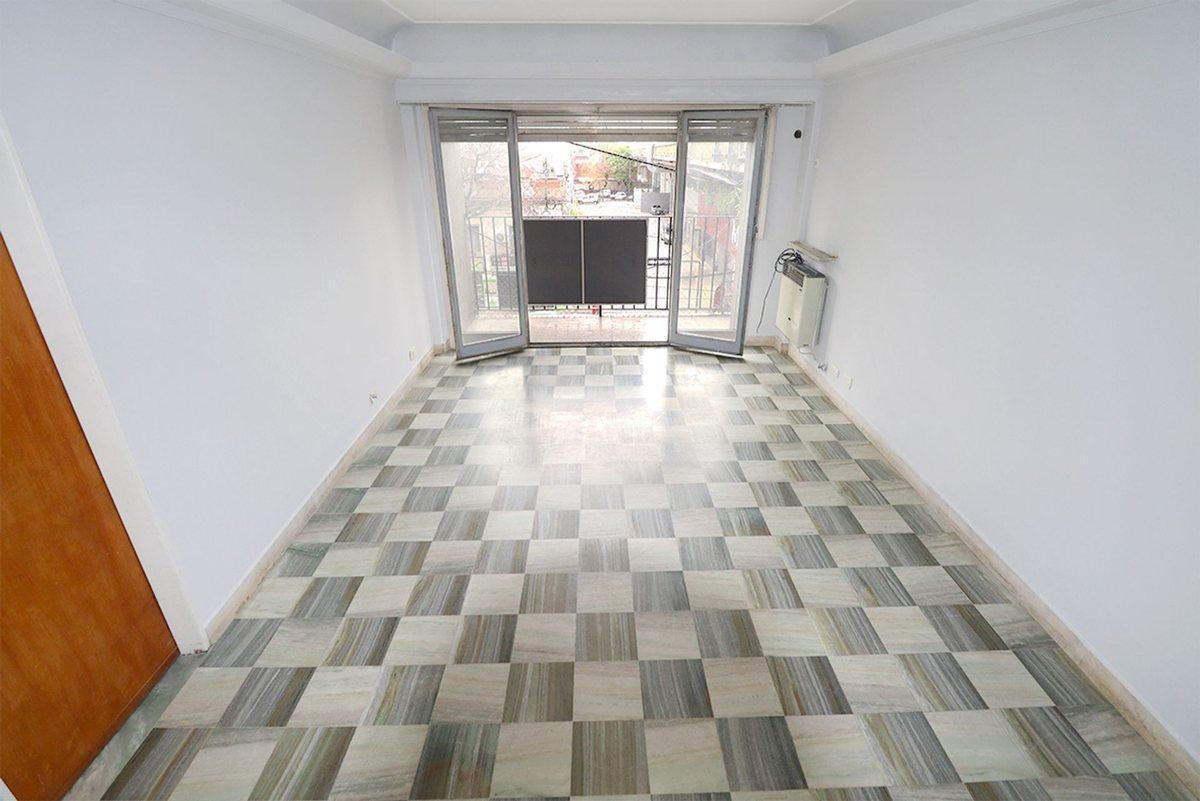 VENTA DEPARTAMENTO 4 amb. balcón Parque Chacabuco