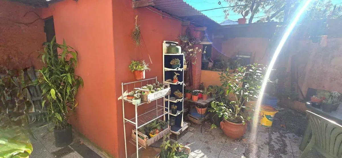 VENTA CASA LOTE  3 AMB  LUMINOSO GARAGE PATIO LAV 5
