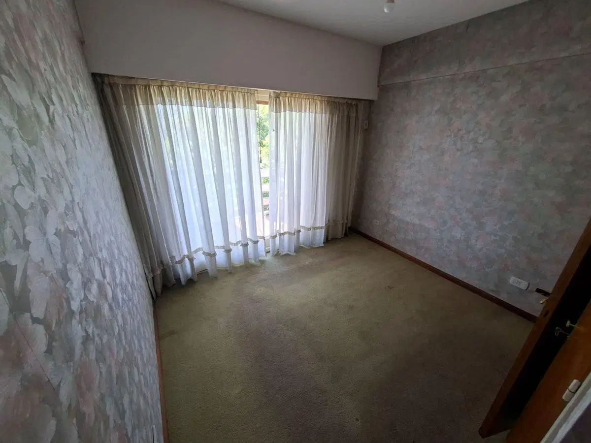 VENTA DEPTO FLORES 4 AMB CON DEPENDENCIA Y COCHERA 3