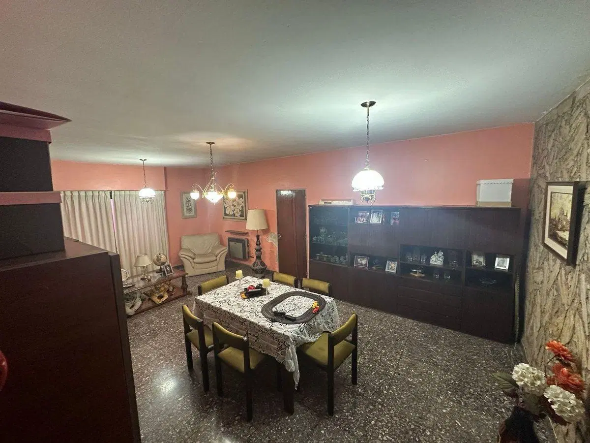 VENTA CASA MULTIFAMILIAR EN FLORES GARAGE TERRAZA 5