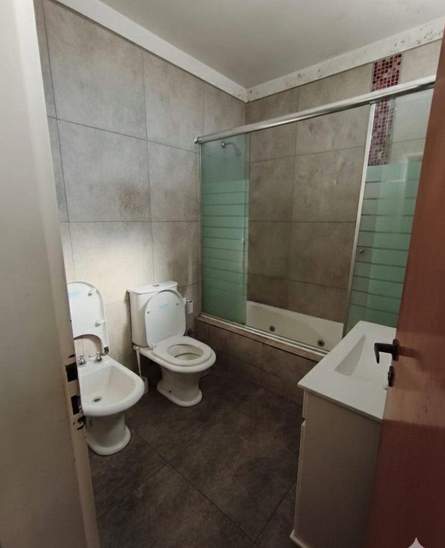 VENTA CASA 5 AMB LINIERS COCHERA APTO CREDITO
