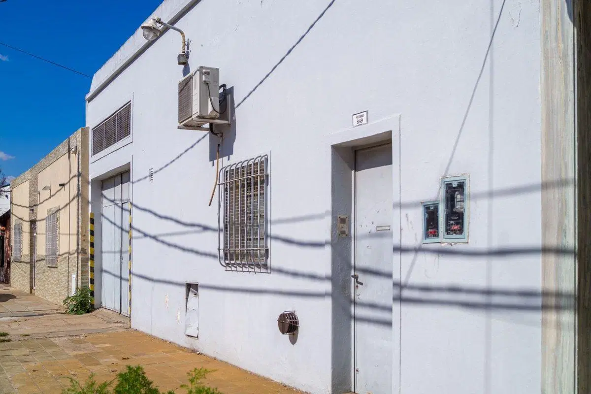 VENTA DEPOSITO EN CALLE PIZZURNO 800 RAMOS MEJIA 2