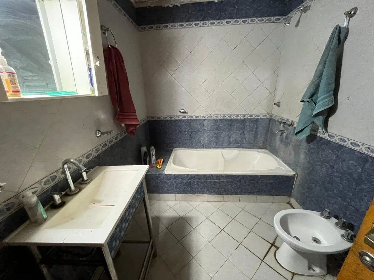VENTA CASA 3 AMBIENTES QUINCHO Y COCHERA LIBERTAD 5