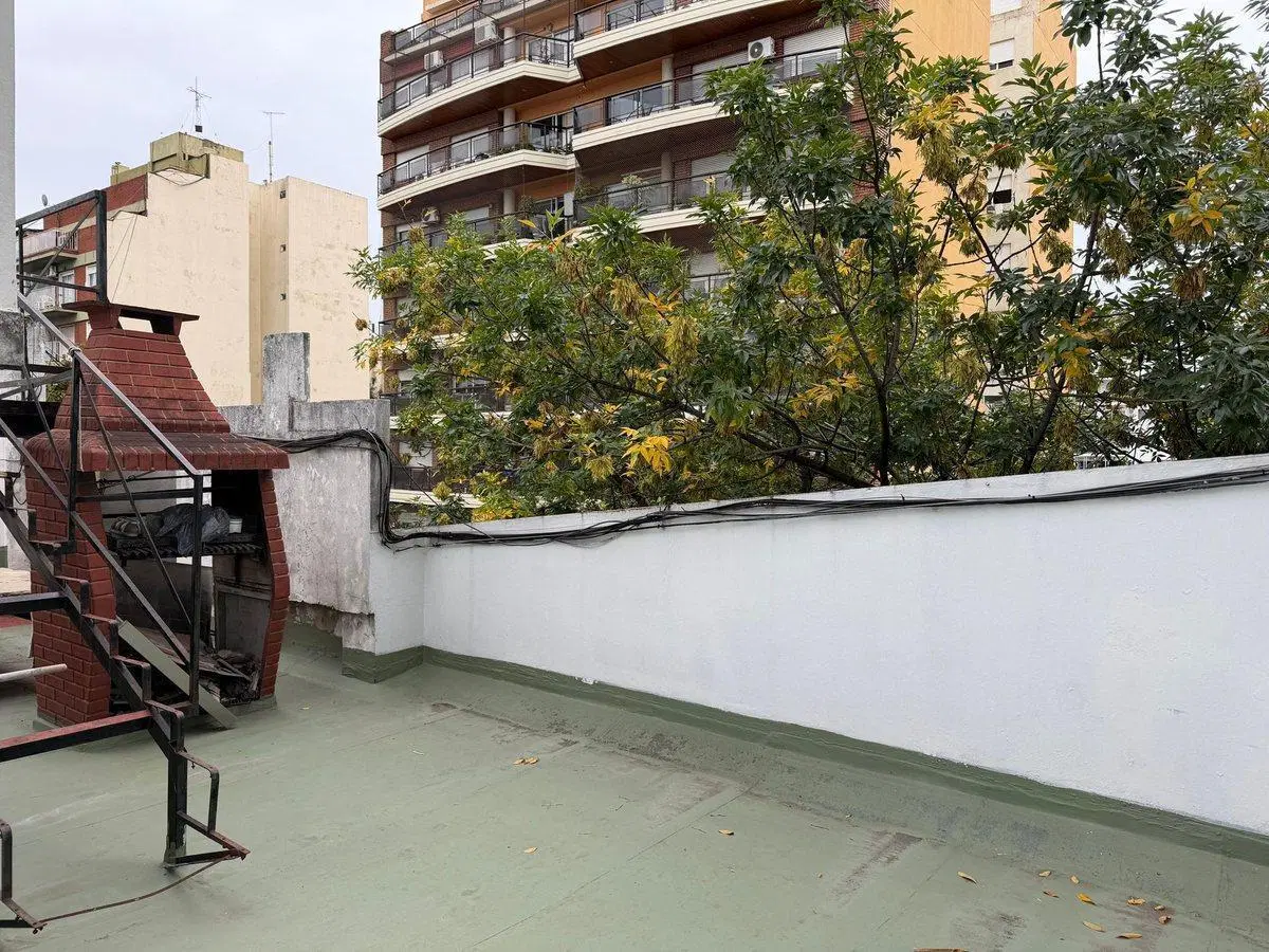 VENTA MONOAMBIENTE BALCON AL FRENTE FLORES 3
