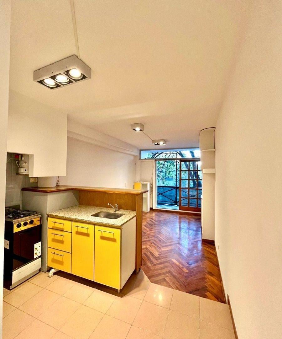 VENTA MONOAMBIENTE BALCON AL FRENTE FLORES