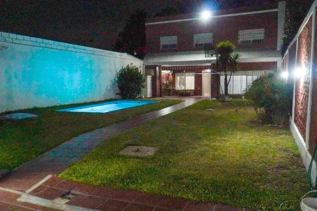 VENTA PH 4 AMB TAPIALES COCHERA PARQUE PISCINA 4