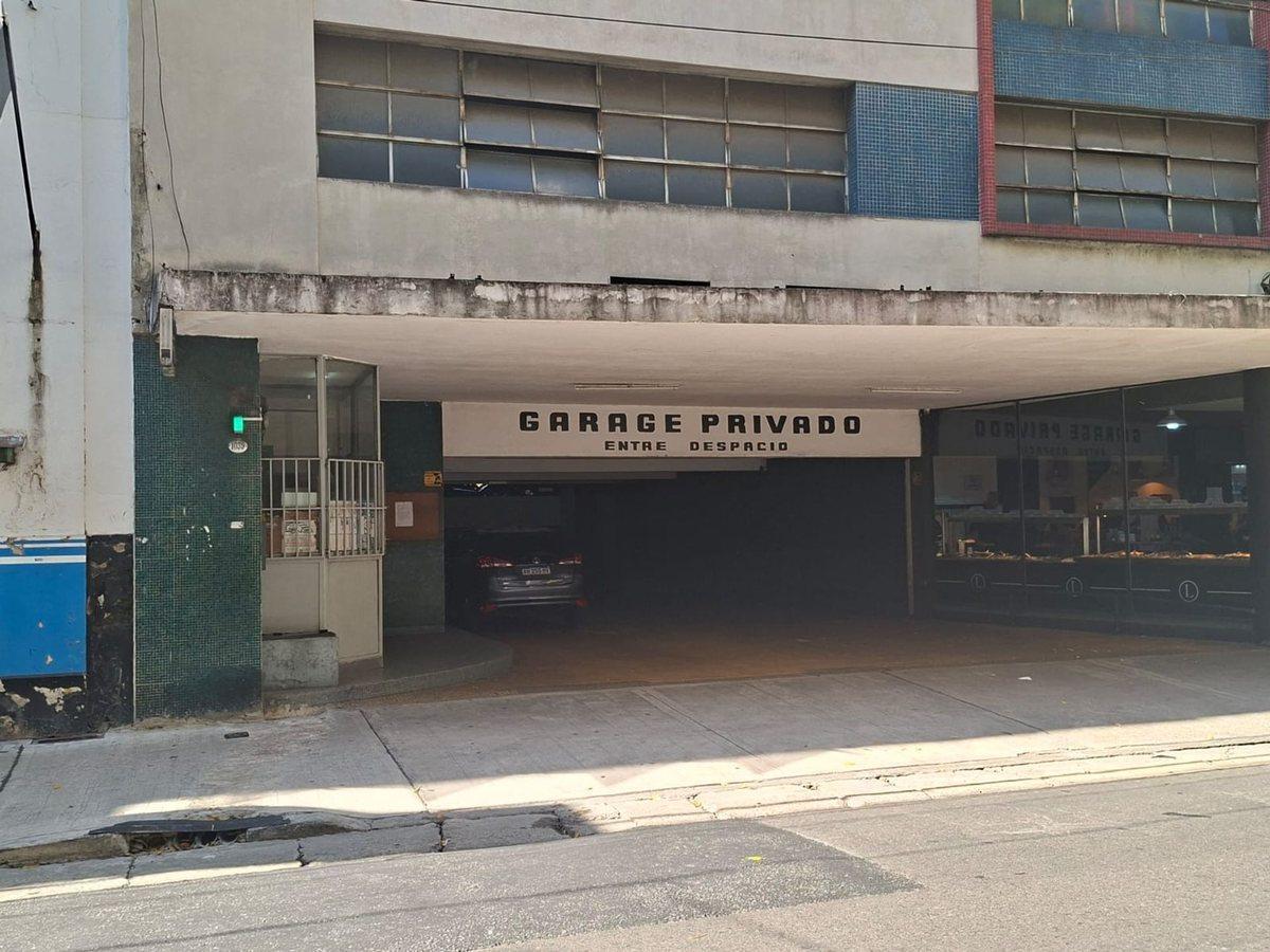 VENTA COCHERA CUBIERTA EN RECOLETA
