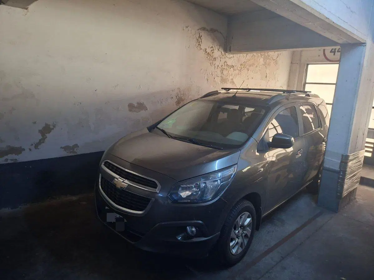 VENTA COCHERA CUBIERTA EN RECOLETA 2