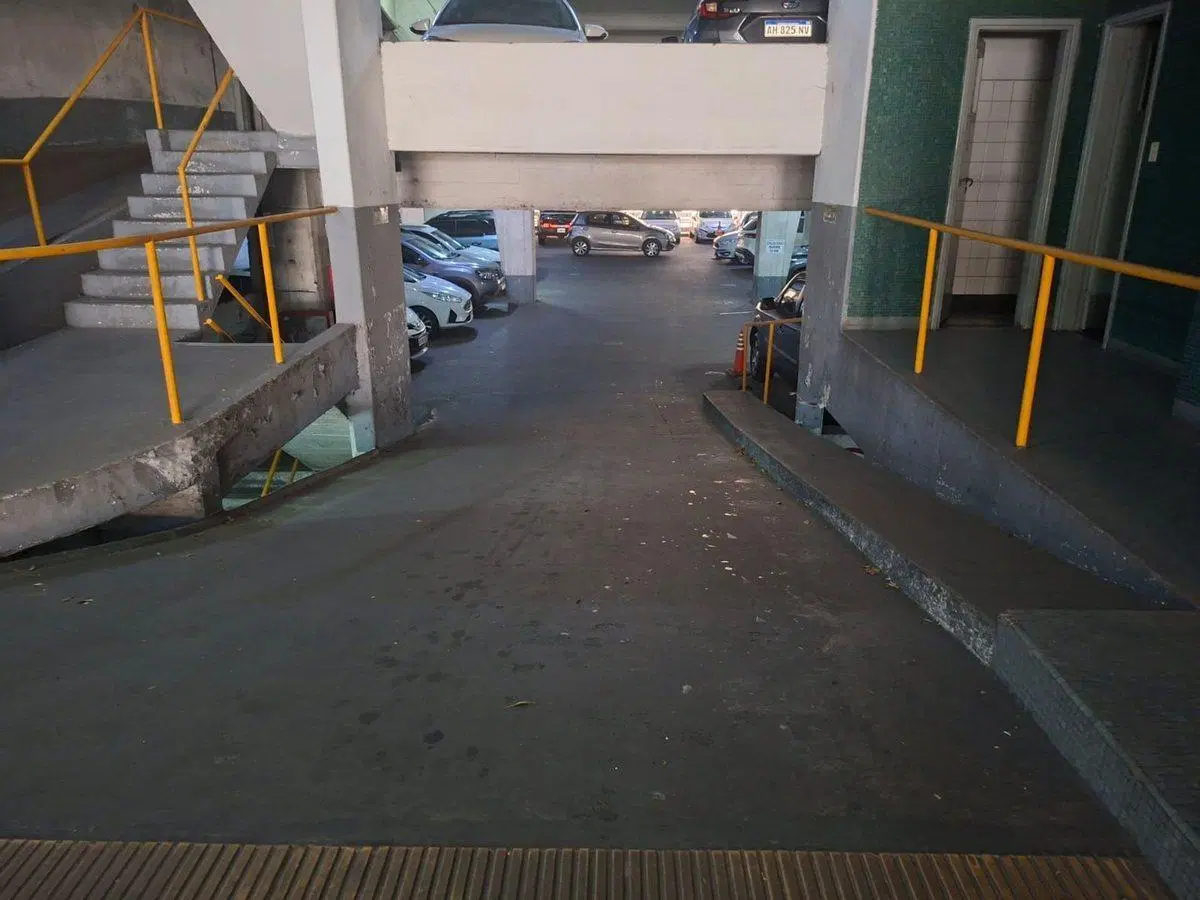VENTA COCHERA CUBIERTA EN RECOLETA 5