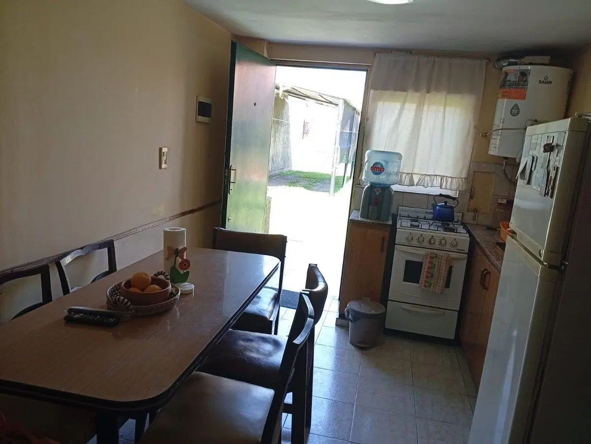 VENTA CASA MULTIFAMILIAR BANFIELD 2