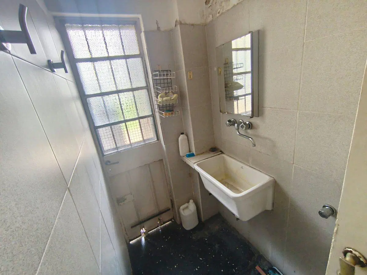 VENTA CASA 5 AMBIENTES. PARQUE AVELLANEDA 4