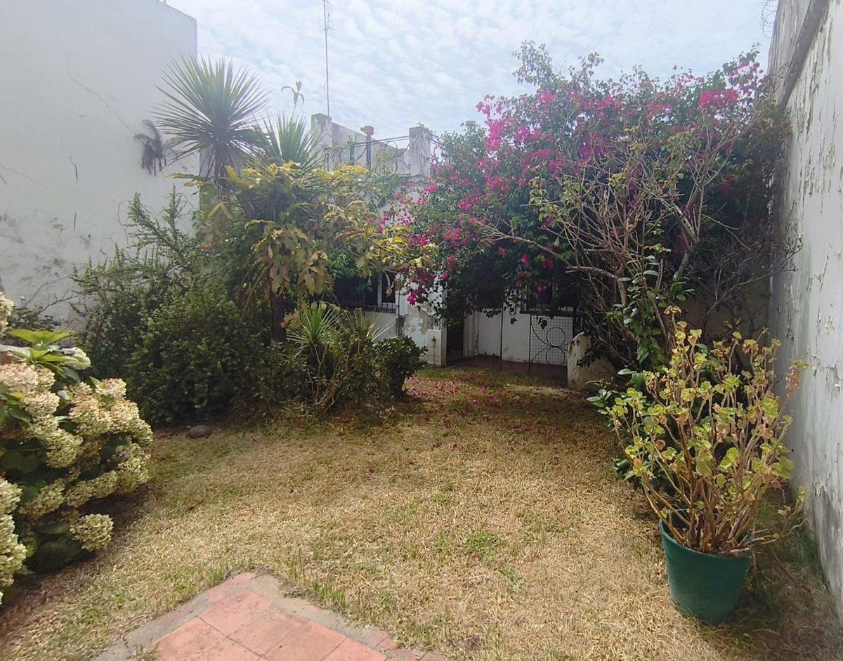 VENTA CASA 5 AMBIENTES. PARQUE AVELLANEDA