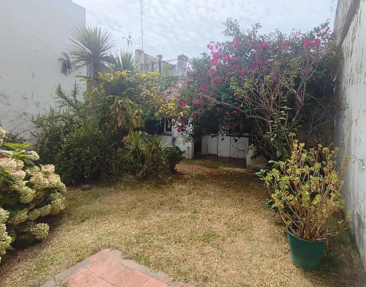 VENTA CASA 5 AMBIENTES. PARQUE AVELLANEDA 3