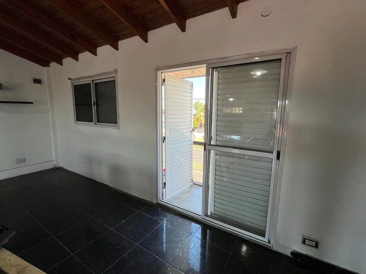 VENTA LOCAL COMERCIAL Y DEPARTAMENTO EN BLOCK 5