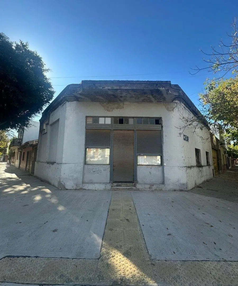 Local 40 M2 con baño. A refaccionar 3