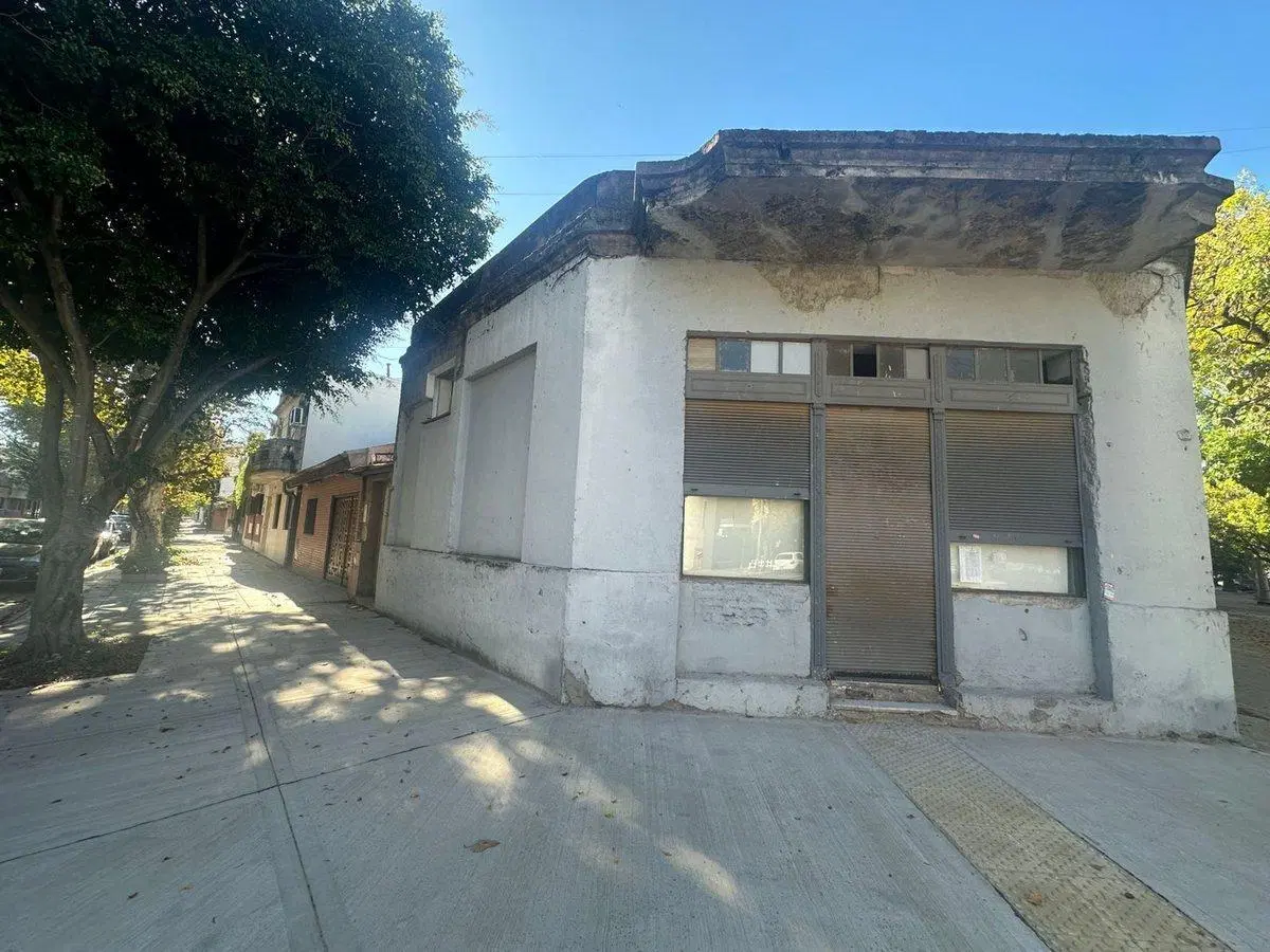 Local 40 M2 con baño. A refaccionar 4