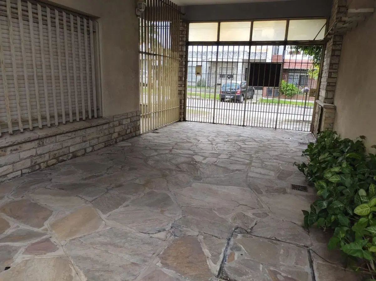 Venta PH 3 Amb cochera quincho fondo EL Palomar 2
