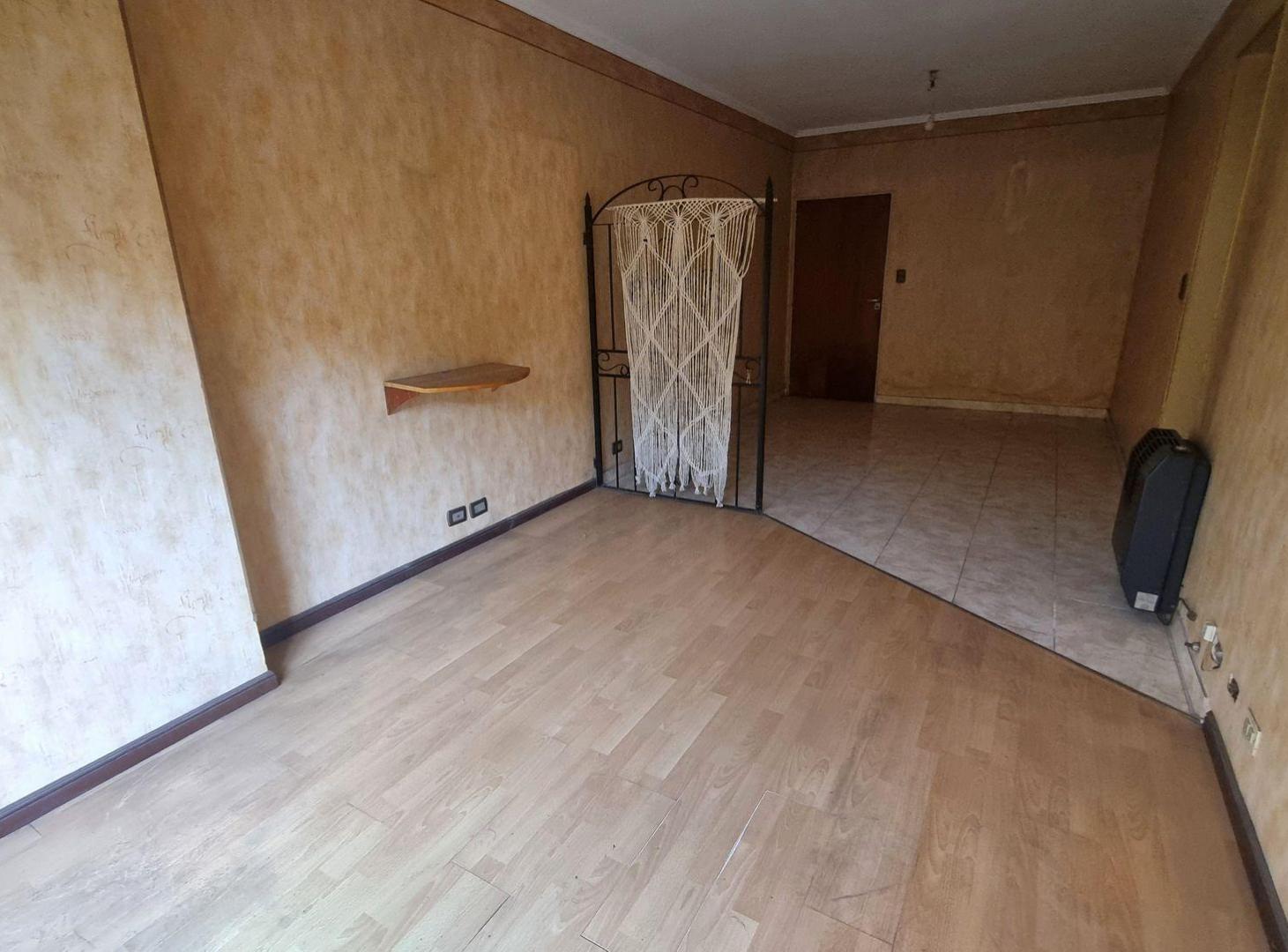 Foto de VENTA DEPARTAMENTO 3 AMB PATIO CIUDAD EVITA, imagen 5
