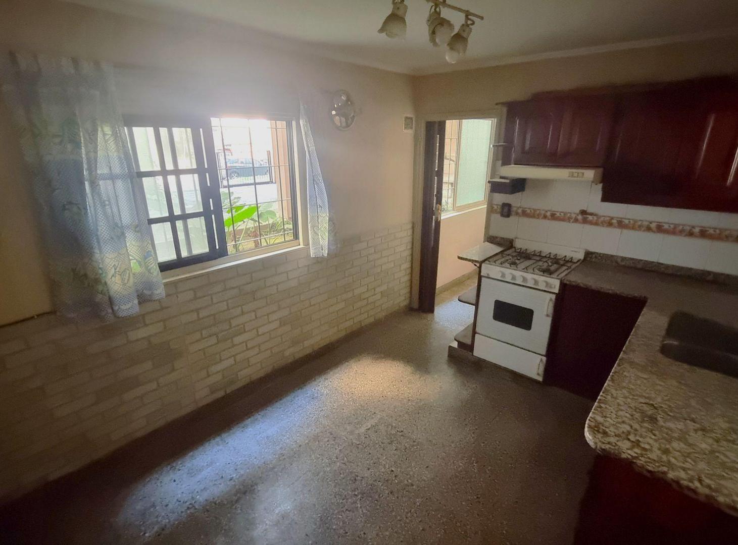 Foto de VENTA DEPARTAMENTO 3 AMB PATIO CIUDAD EVITA, imagen 3