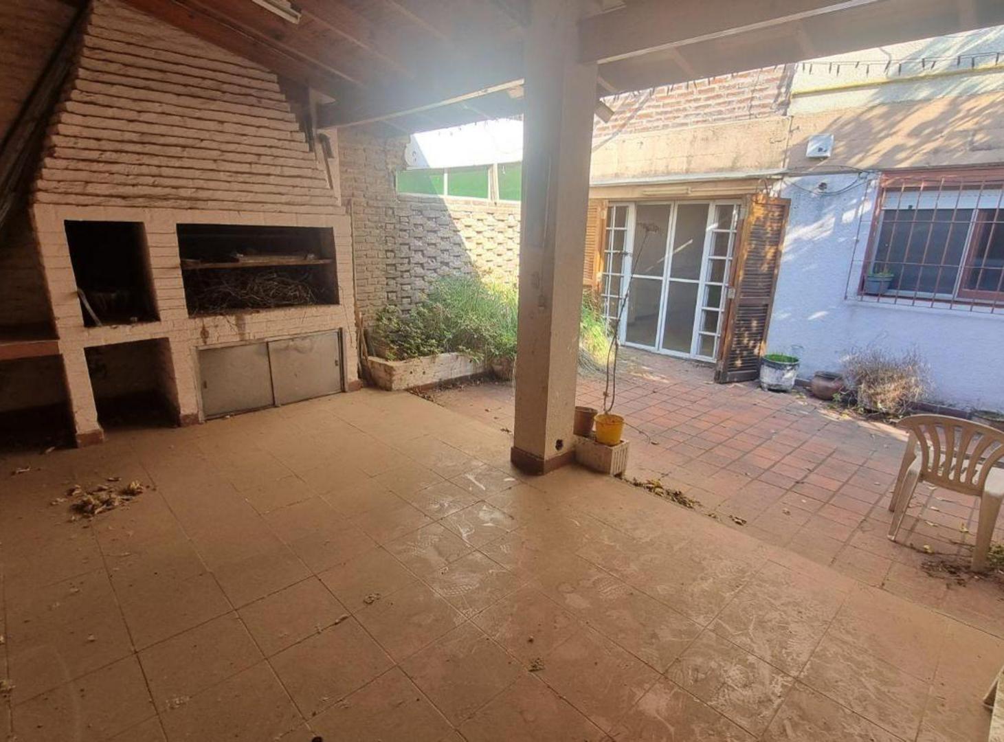 Foto de VENTA DEPARTAMENTO 3 AMB PATIO CIUDAD EVITA, imagen 2