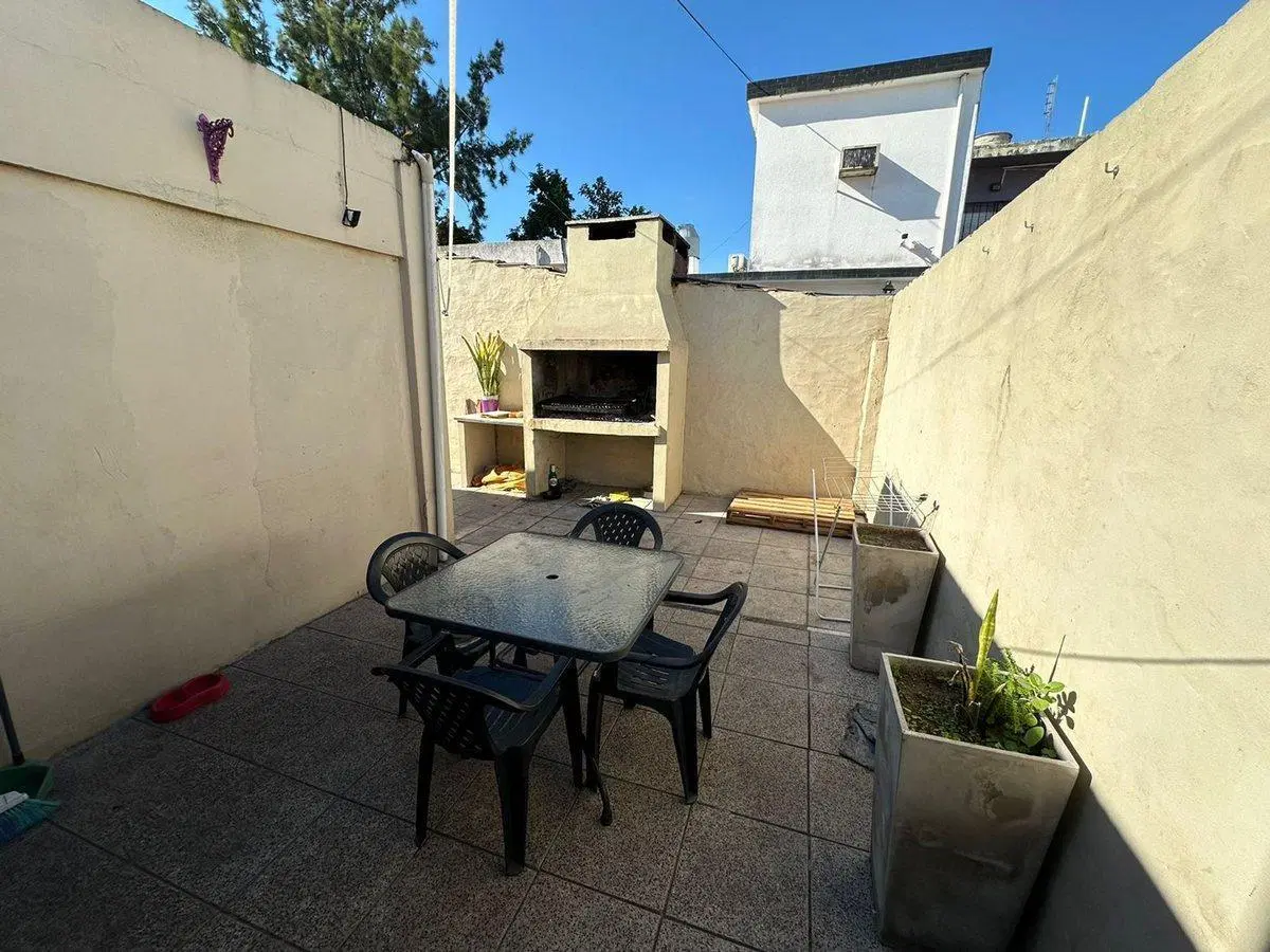 VENTA PH 4 ambientes en PB al frente con cochera 2