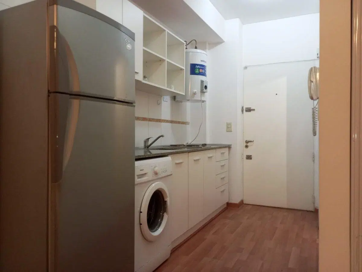 VENTA MONOAMBIENTE AL FRENTE/BALCON  PARQUE CHAS 3