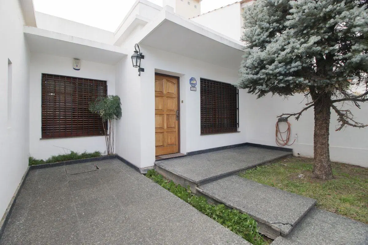 VENTA CASA 4 AMBIENTES LOTE PROPIO RAMOS MEJIA 5