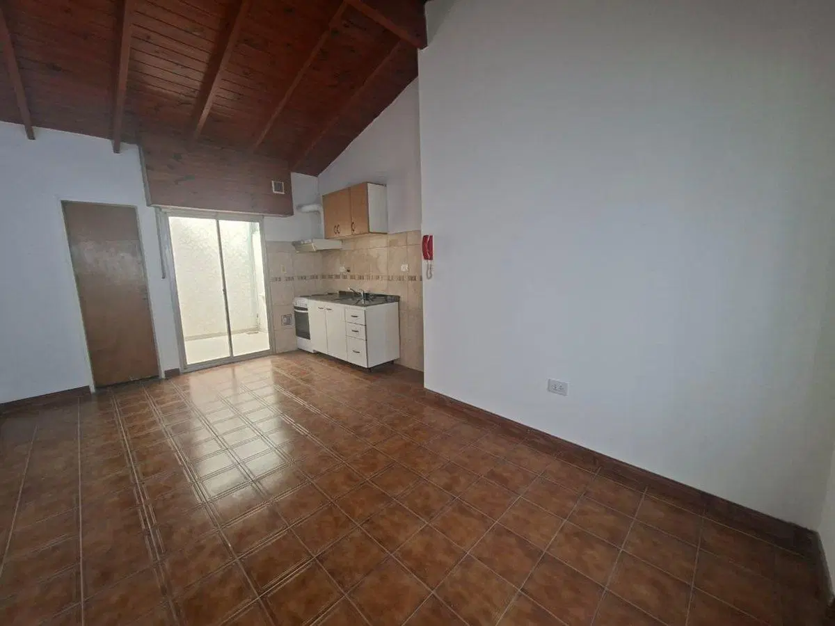 ALQUILER PH MONOAMBIENTE PATIO MATADEROS 2