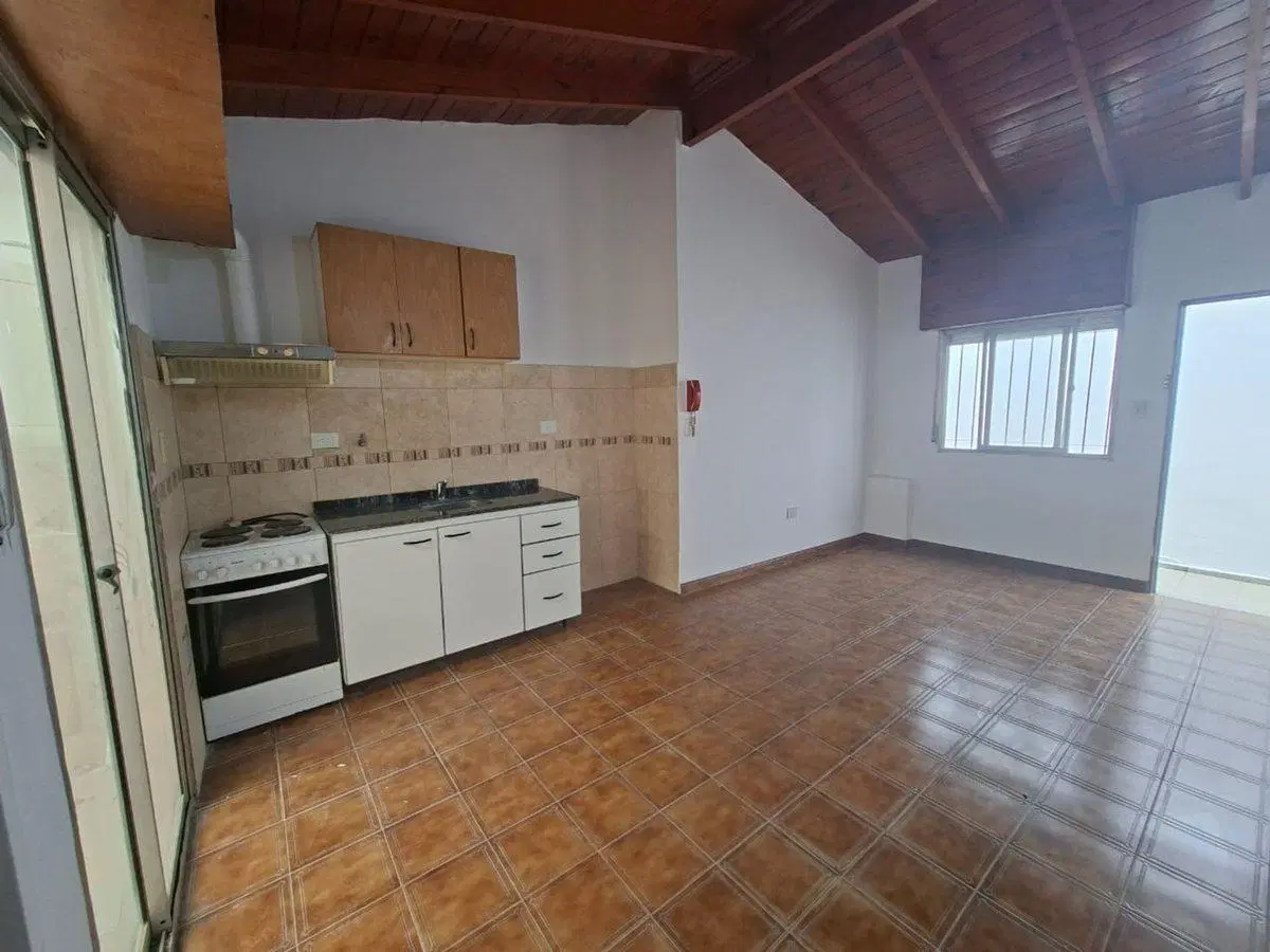 ALQUILER PH MONOAMBIENTE PATIO MATADEROS 5