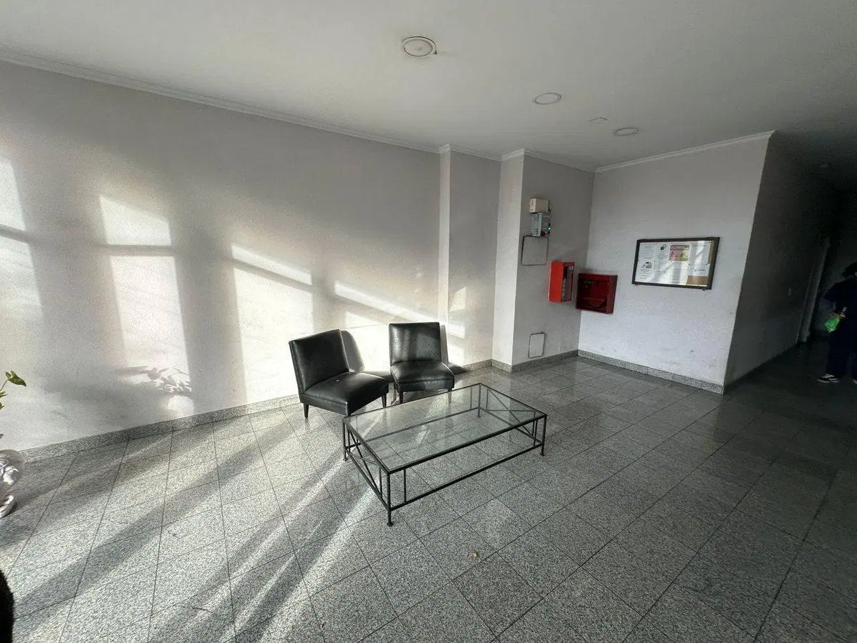 Venta - Departamento de 3 ambientes con balcòn 3