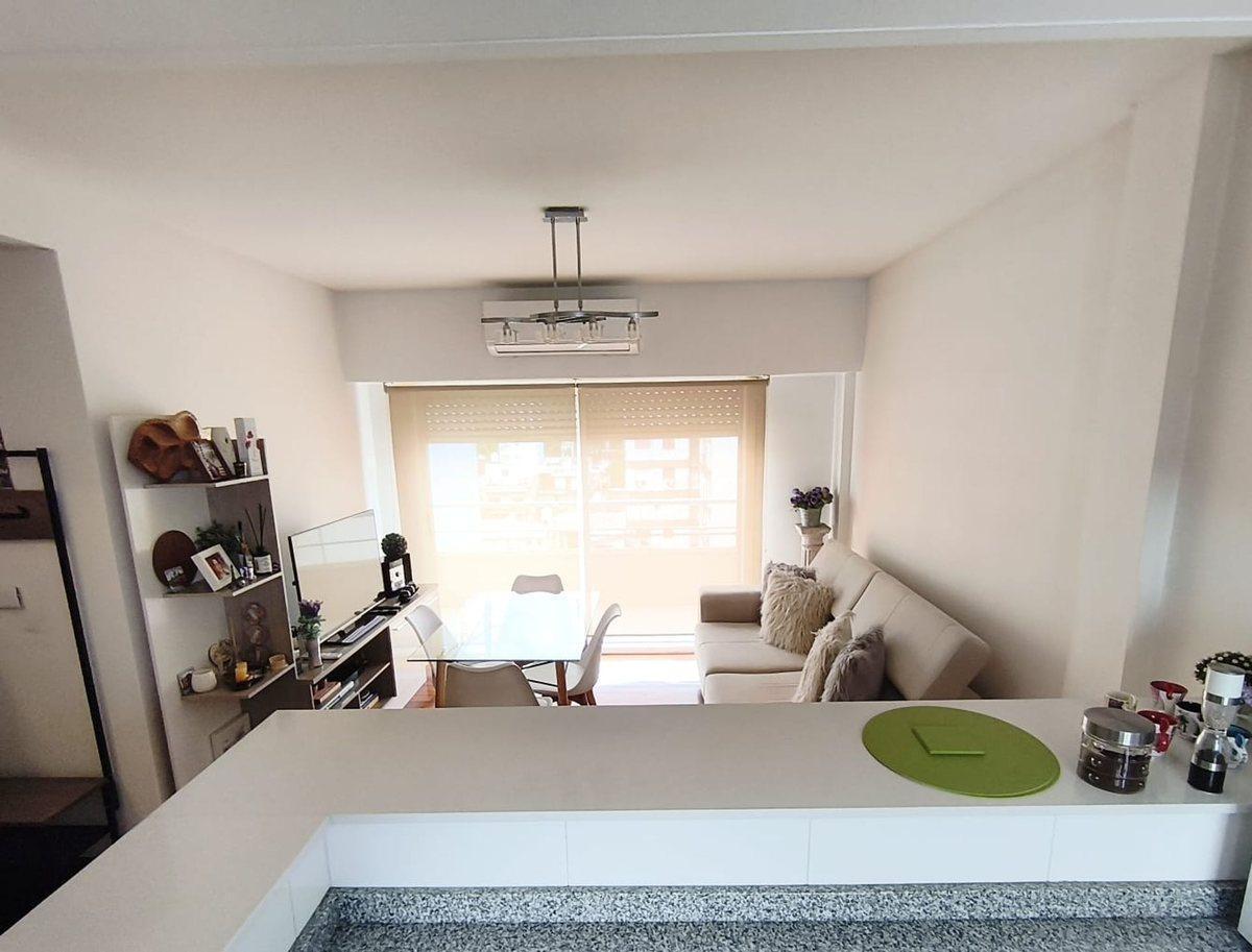 Foto de VENTA DEPARTAMENTO 2 AMBIENTES EN MONTE CASTRO, imagen 1