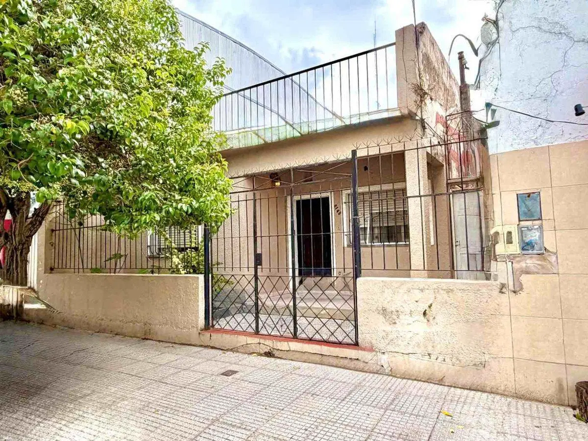 Venta casa lote propio a refaccionar Villa Lugano 4
