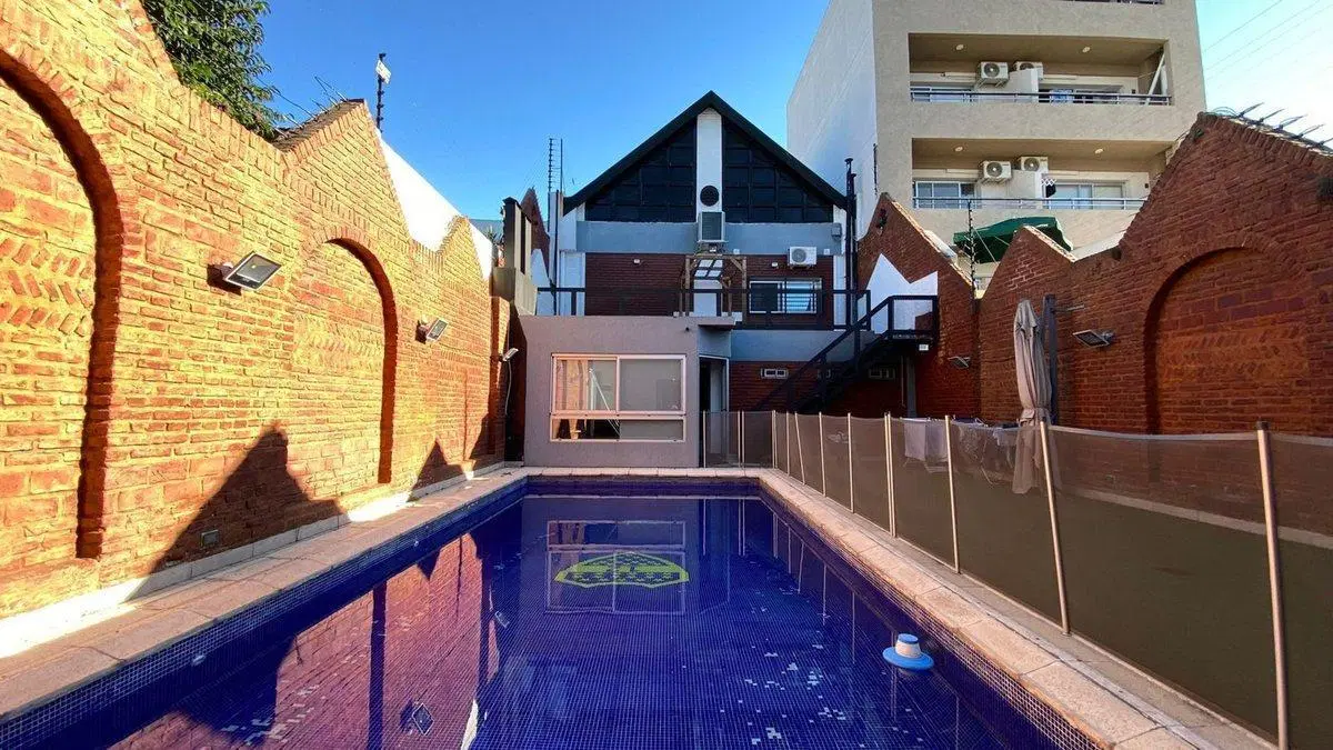 Venta Casa 5 Ambientes Villa Luro Cochera Pileta 2
