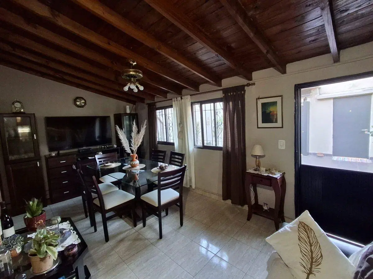 VENTA CASA VILLA LUGANO 3 DORMITORIOS IMPECABLE 2