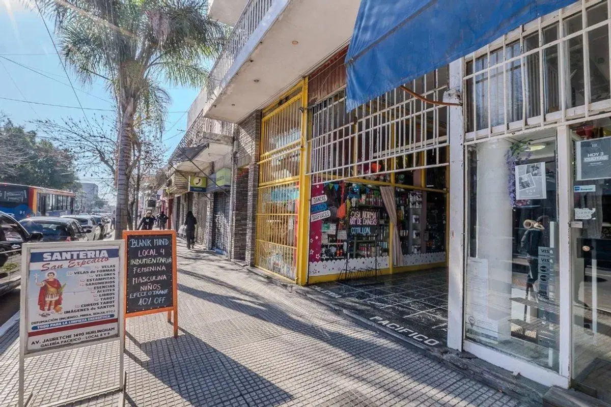 Venta local en galeria hurlingham 4