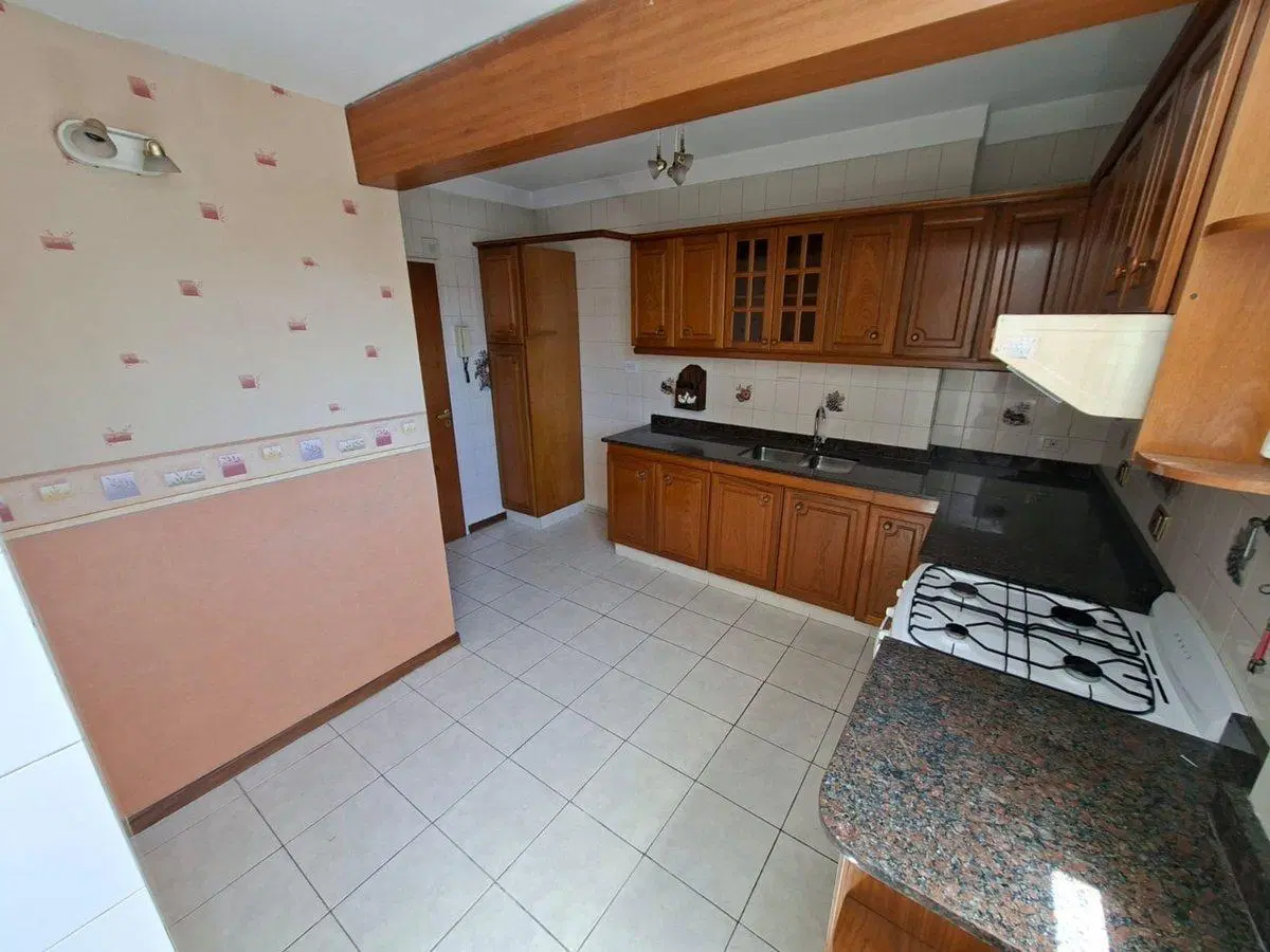 VENTA DEPTO FLORES 4 AMB CON DEPENDENCIA Y COCHERA 3