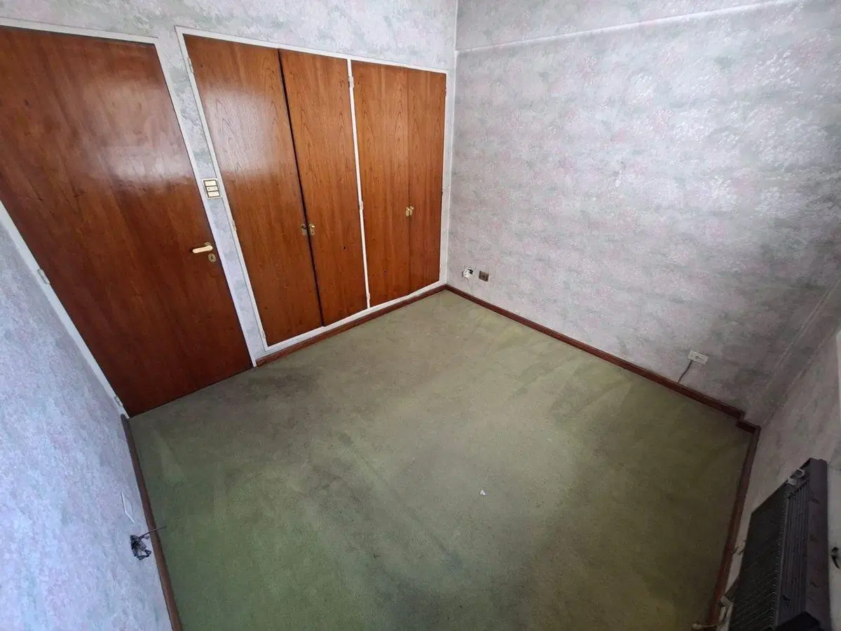 VENTA DEPTO FLORES 4 AMB CON DEPENDENCIA Y COCHERA 5