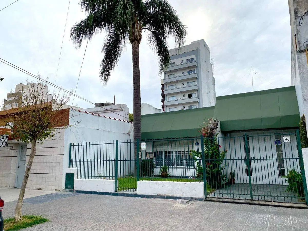 VENTA CASA 4 AMBIENTES COCHERA TERRAZA LUGANO 4