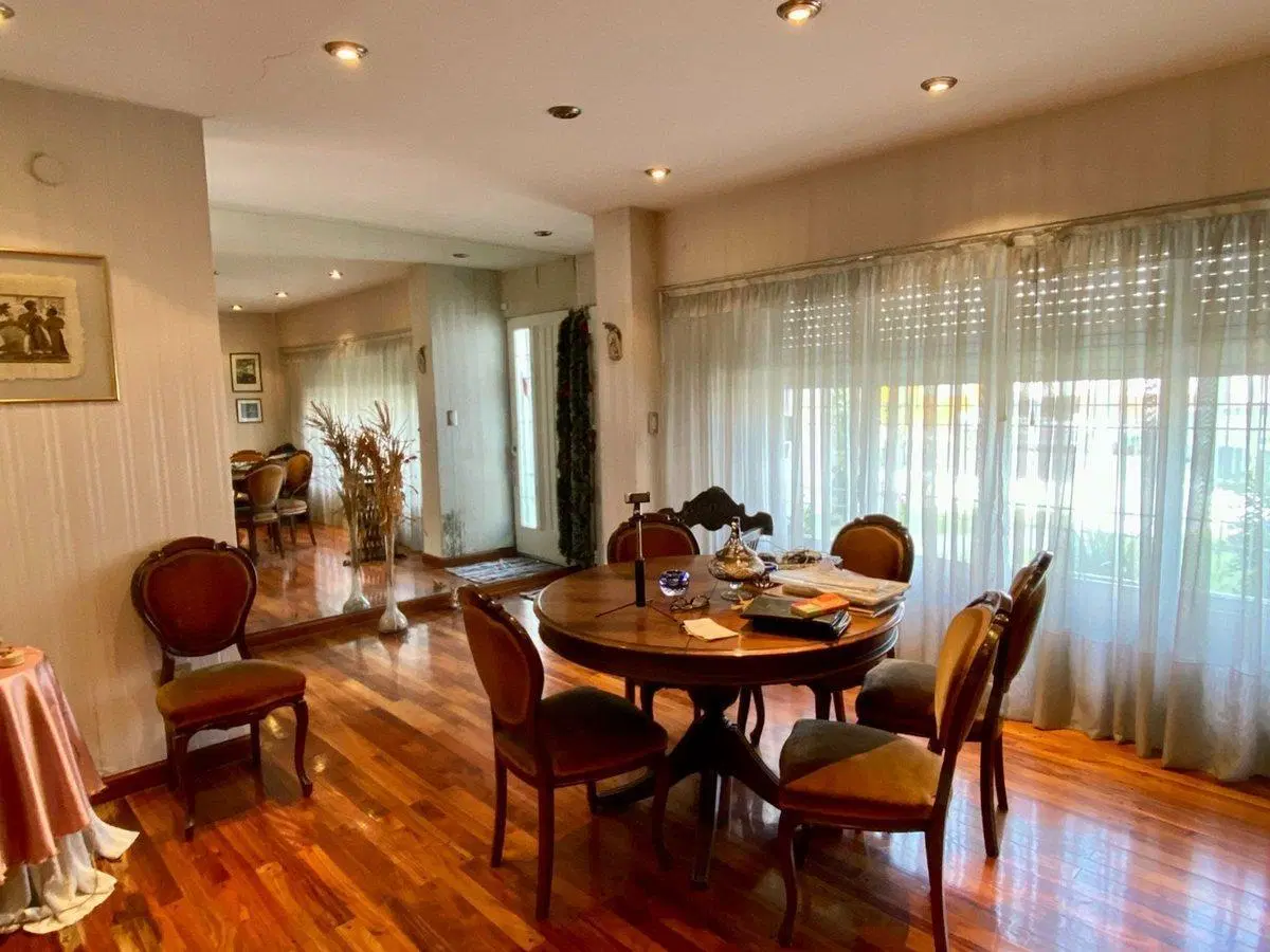 VENTA CASA 4 AMBIENTES COCHERA TERRAZA LUGANO 3